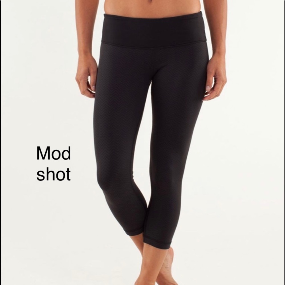 lululemon wunder  under crop mini squiggles